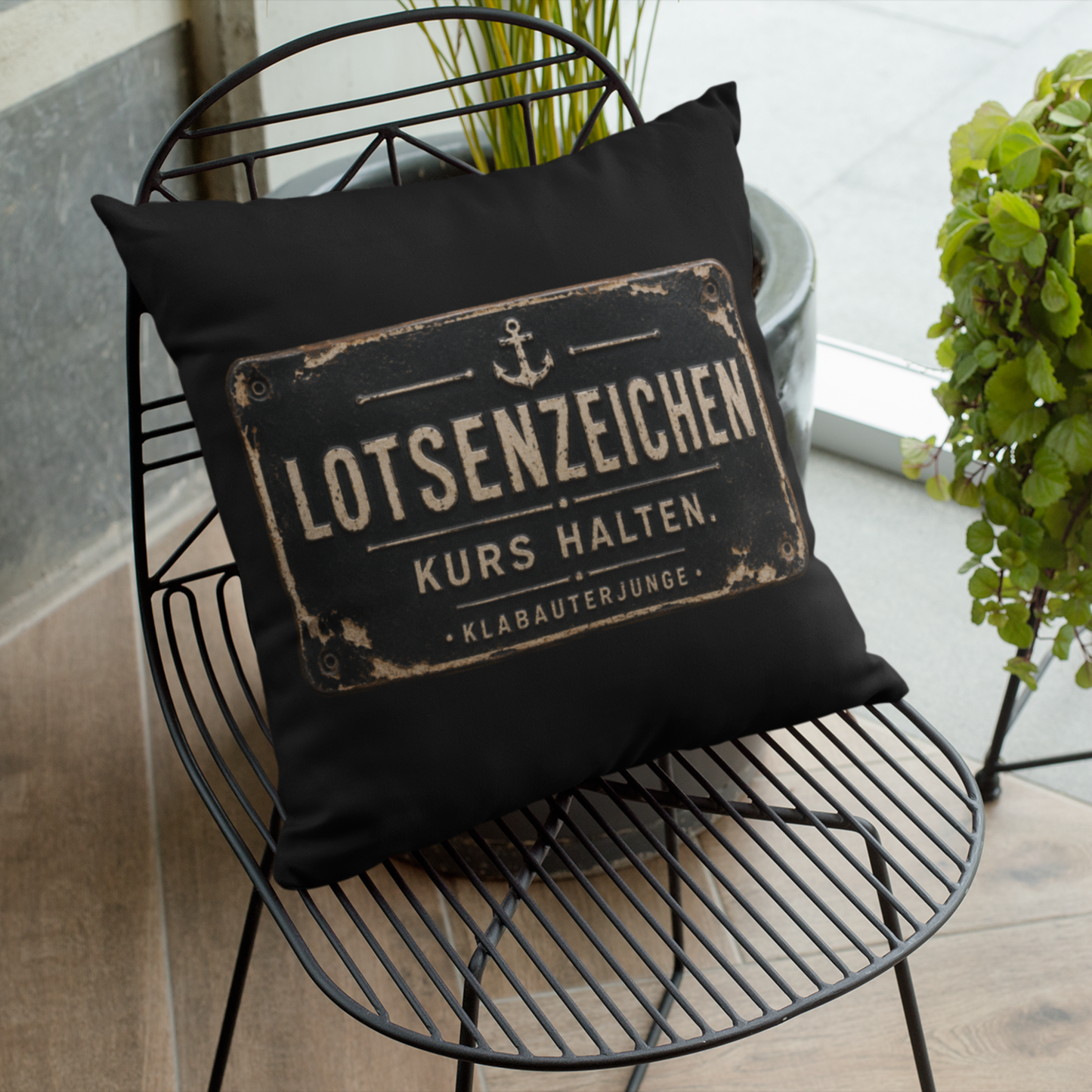LOTSENZEICHEN. KISSEN.