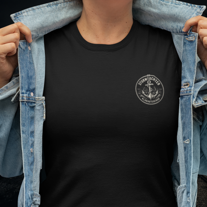 DEERN MIT TIEFGANG. Sturmtochter Club-Shirt